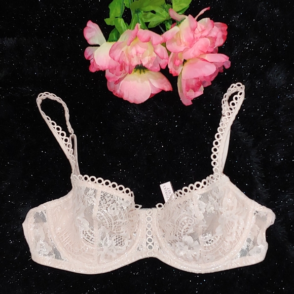 Victoria's Secret Other - Victoria Secret Bra 36C